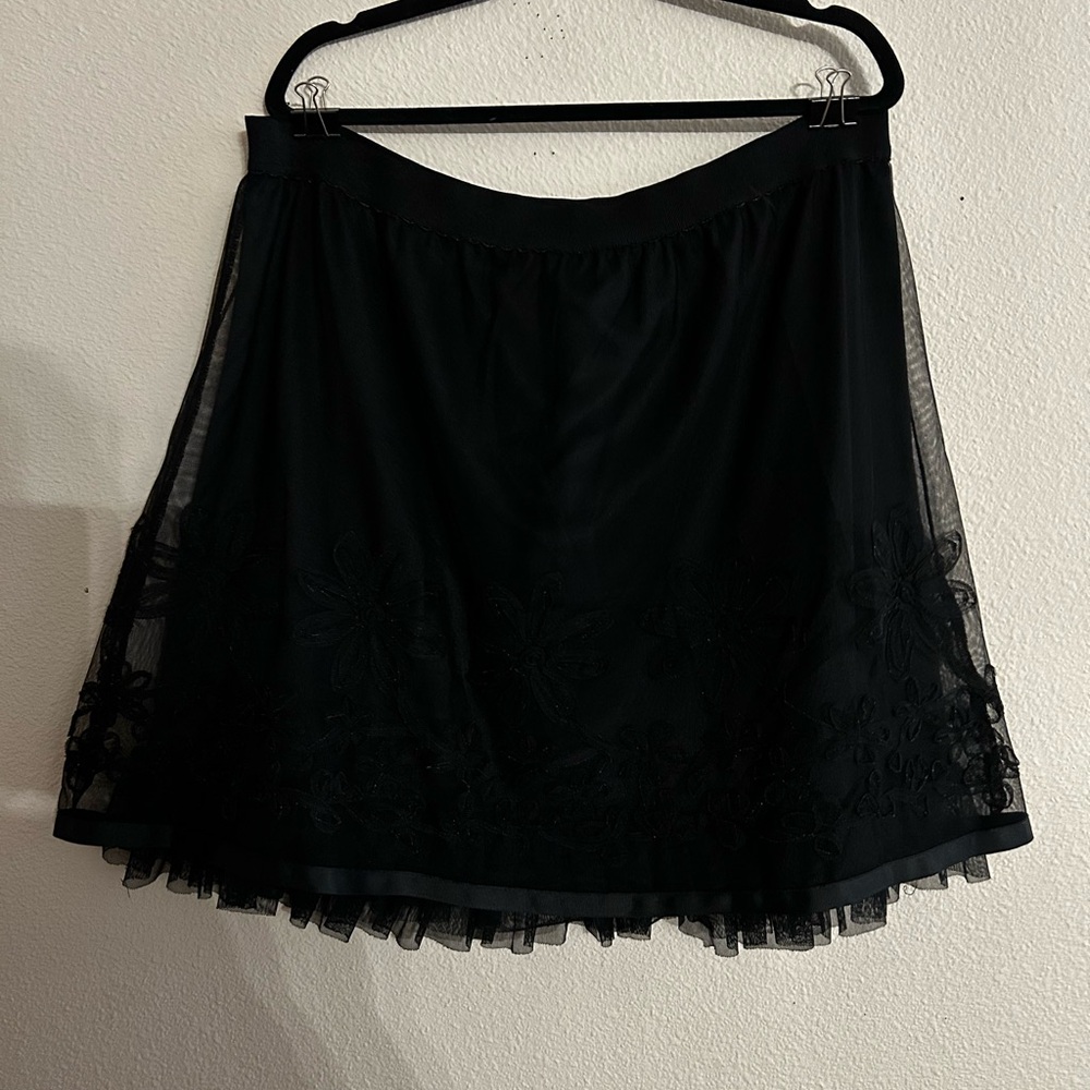 Studio 253 Plus Size XL Black Sheer Skirt 3D Floral Embroidery Mini Skirt